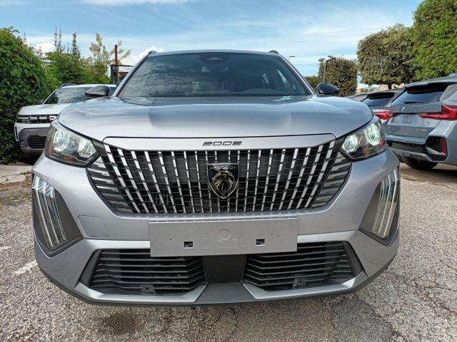 Peugeot 2008 1200 HYBRID ALLURE 145CV E-DCS6 CARPLAY FULL LED - foto 2 di 4