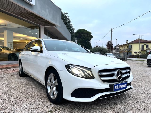 Mercedes-Benz E 220 d S.W. Auto Sport - foto 4 di 4