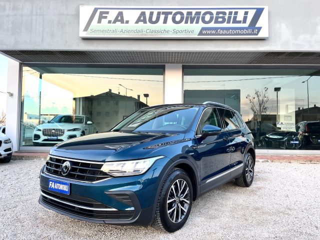 Volkswagen Tiguan 2.0 TDI SCR Life usato a ABANO TERME