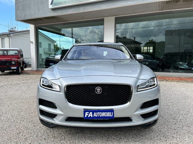 Jaguar F-Pace 3.0 D V6 300 CV AWD aut. Portfolio - foto 3 di 25