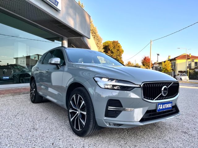 Volvo XC60 B4 (d) Automatico Core *CERCHI 20" *KEYLESS - foto 4 di 4