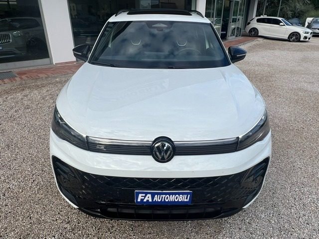 Volkswagen Tiguan 2.0 TDI 150 CV DSG R-Line Plus NAZIONALE*PANORAMA - foto 3 di 4