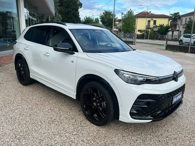 Volkswagen Tiguan 2.0 TDI 150 CV DSG R-Line Plus NAZIONALE*PANORAMA - foto 4 di 4