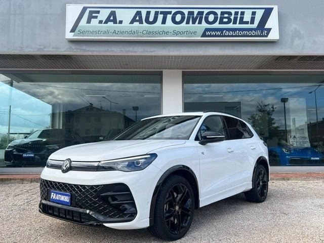 Volkswagen Tiguan 2.0 TDI 150 CV DSG R-Line Plus NAZIONALE*PANORAMA usato a ABANO TERME