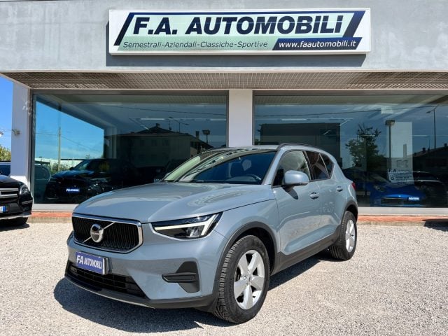 Volvo XC40 T2 automatico Essential, del 2022, 112.250 km, in vendita a Abano Terme (PD)