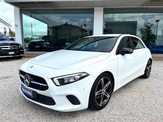 Mercedes-Benz A 200 d Automatic Sport - foto 2 di 4