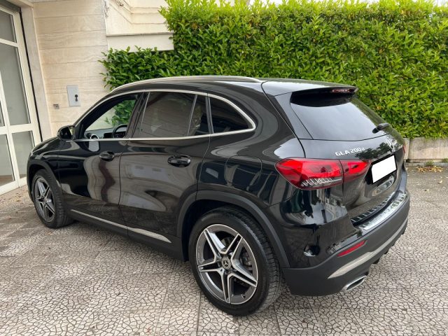 Mercedes-Benz GLA 200 d Automatic Premium, del 2022, 24.451 km, in vendita a Alberobello (BA)