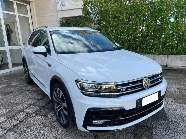 Volkswagen Tiguan 2.0 TDI SCR DSG R-line usato a ALBEROBELLO