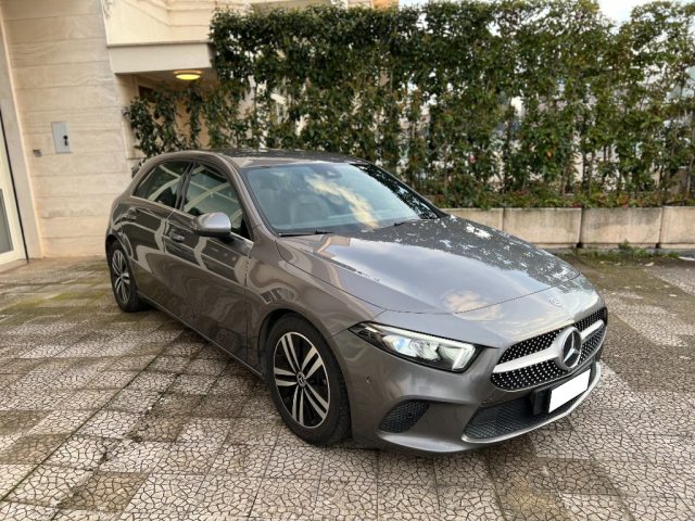 Mercedes-Benz A 180 d Automatic - foto 2 di 4