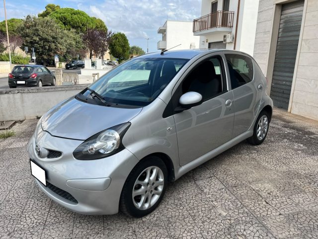 Toyota Aygo 1.0 12V 5 porte AUTO - foto 2 di 20