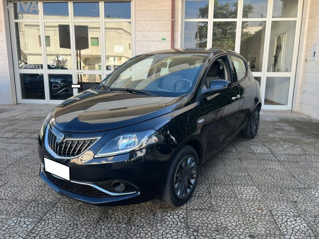 Lancia Ypsilon 1.0 FireFly S&S Hybrid Ecochic - foto 2 di 4