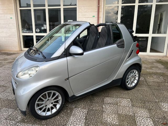 smart forTwo 1000 52 kW cabrio, del 2007, 98.252 km, in vendita a Alberobello (BA)