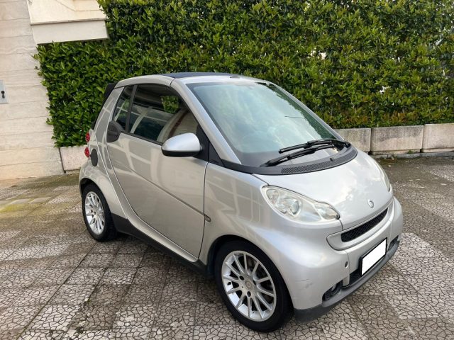 smart forTwo 1000 52 kW cabrio - foto 3 di 4