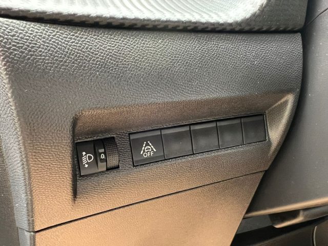 Peugeot 208 BlueHDi 100 Allure Pack, del 2023, 29.652 km, in vendita a Alberobello (BA)