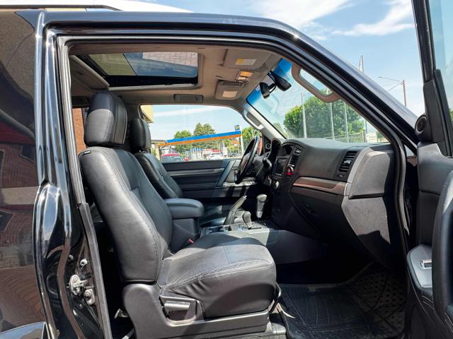 Mitsubishi Pajero 3.2 DI-D 16V aut. 3p. TAGLIANDATA GOMME NUOVE - foto 2 di 4