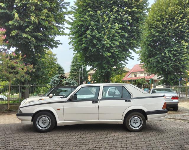 Alfa Romeo 75 2.0i Twin Spark - foto 3 di 4