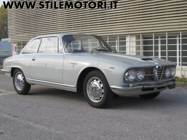 Alfa Romeo Sprint 2600 Sprint Bertone - foto 3 di 4
