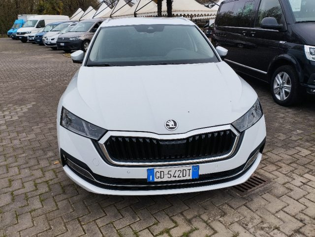 Skoda Octavia 2.0 TDI EVO SCR 150 CV DSG Wagon Executive - foto 2 di 4