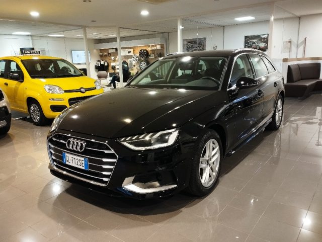 Audi A4 Avant 35 TDI/163 CV S tronic Business Advanced usato a MASSERANO