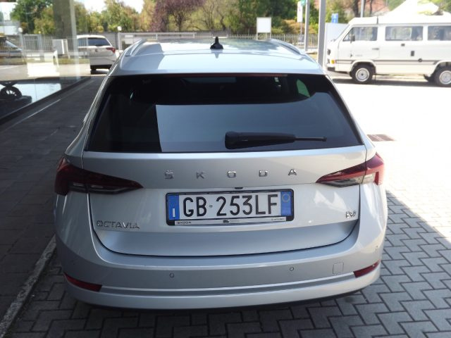 Skoda Octavia iV 1.4 TSI Plug-In Hybrid DSG Wagon Style - foto 4 di 4