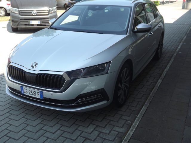 Skoda Octavia iV 1.4 TSI Plug-In Hybrid DSG Wagon Style - foto 2 di 4