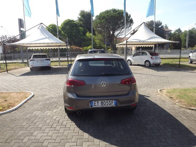 Volkswagen Golf Business 1.6 TDI 5p. Highline BlueMotion Technolog usato a MASSERANO