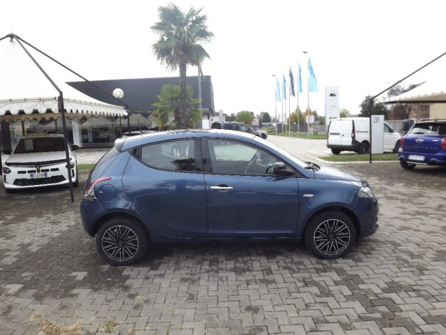 Lancia Ypsilon 1.0 FireFly 5 porte S&S Hybrid - foto 4 di 4