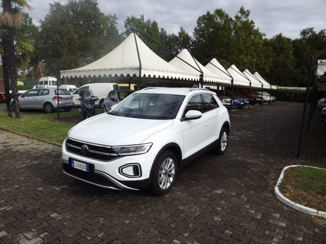 Volkswagen T-Roc 1.0 TSI Style, del 2022, 121.125 km, in vendita a Masserano (BI)