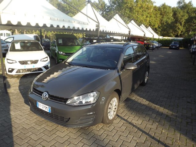 Volkswagen Golf Variant 1.6 TDI 90 CV Business Trendline BlueMot.Tech., del 2016, 253.046 km, in vendita a Masserano (BI)