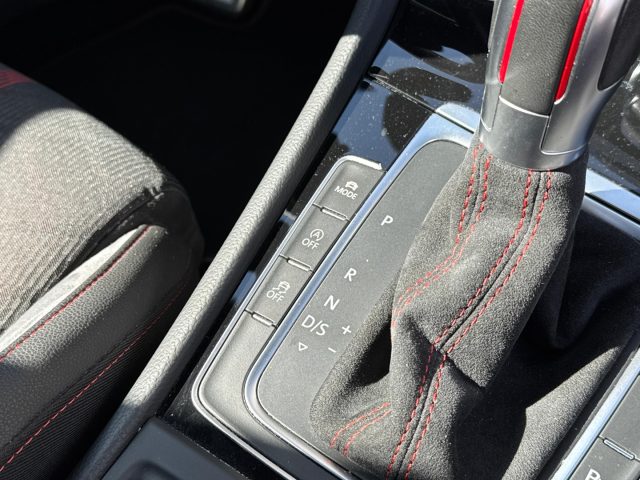 Volkswagen Golf GTI 2.0 TSI TCR Akrapovic DSG Service VW, del 2019, 54.208 km, in vendita a Crocetta Del Montello (TV)
