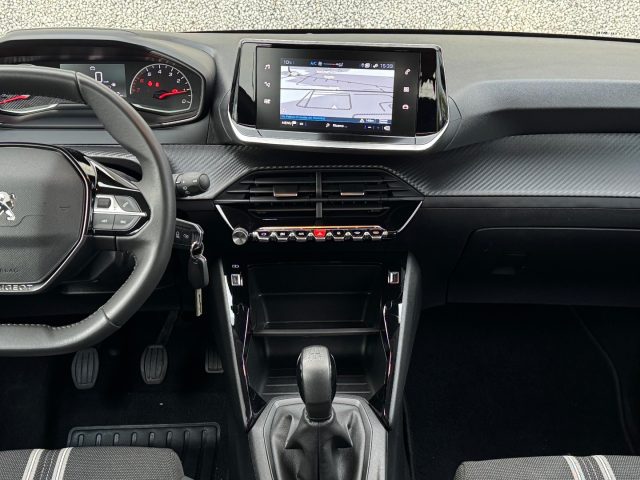 Peugeot 208 PureTech Allure Unicoprop. IVA esposta OK.Neop, del 2022, 29.400 km, in vendita a Crocetta Del Montello (TV)