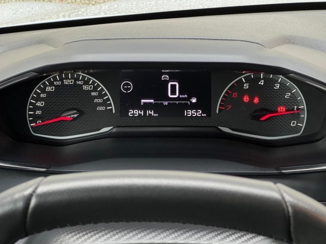 Peugeot 208 PureTech Allure Unicoprop. IVA esposta OK.Neop, del 2022, 29.400 km, in vendita a Crocetta Del Montello (TV)