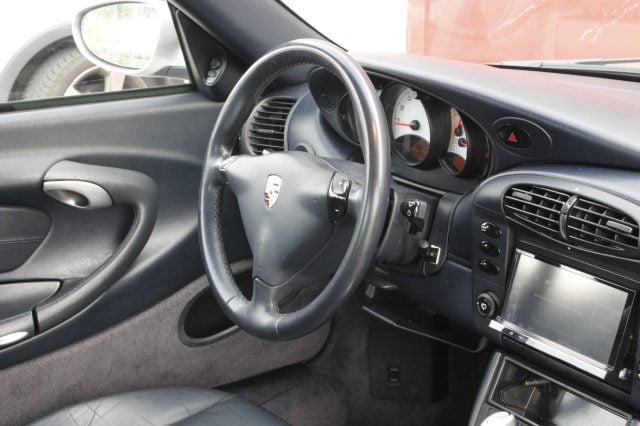 Porsche 911 Carrera Coupé 996 TETTO/ASI/MOTORE CON 60000KM, del 2001, 224.990 km, in vendita a Crocetta Del Montello (TV)