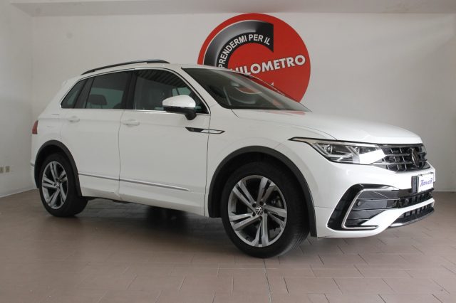 Volkswagen Tiguan 1.5 TSI 150CV DSG IQ.LIGHT R-Line Unicoprop. usato a CROCETTA DEL MONTELLO