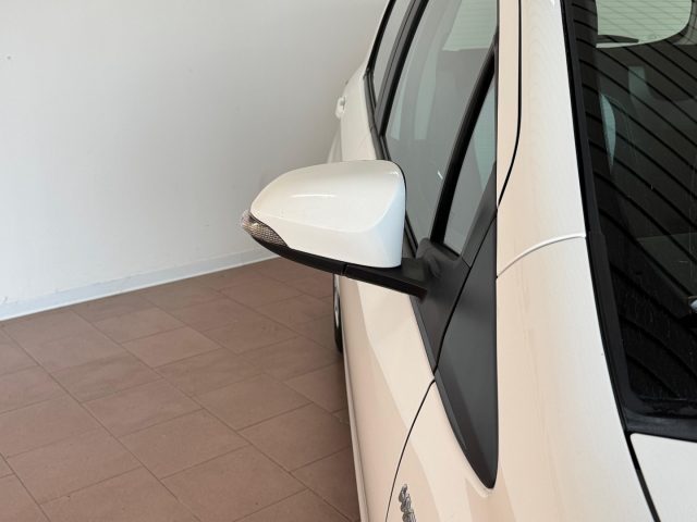 Toyota Yaris 1.5 Hybrid 5 porte Iva.esp. Unip Neop OK Neopat. usato a CROCETTA DEL MONTELLO
