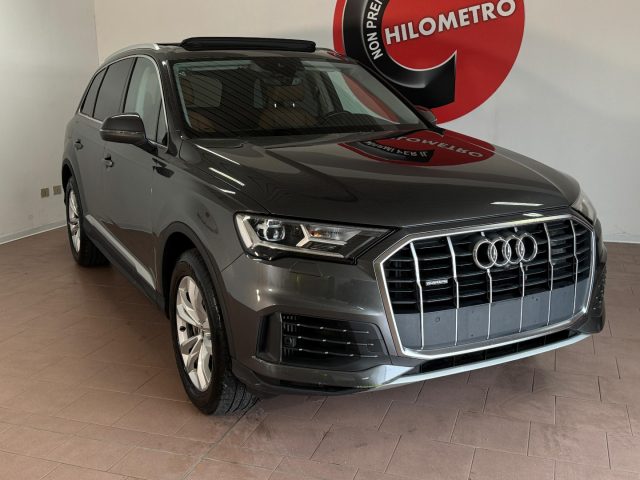 Audi Q7 55TFSIe Business, Tetto, Pelle,Plug-in,Unicoprop. usato a CROCETTA DEL MONTELLO