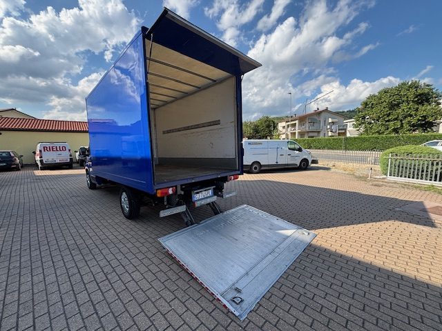 Peugeot Boxer 335 2.2 BlueHDi 165cv boxato con sponda idraulica usato a GUARENE