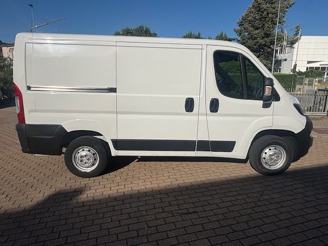 Peugeot Boxer 330 2.2 BlueHDi 140 S&S PC-TN Furgone - foto 4 di 4