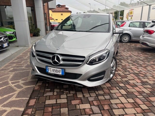 Mercedes-Benz B 180 d Sport - foto 2 di 4