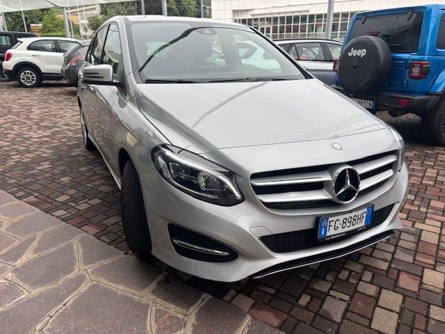 Mercedes-Benz B 180 d Sport - foto 3 di 4