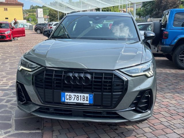 Audi Q3 35 TFSI S tronic S line edition - foto 2 di 4