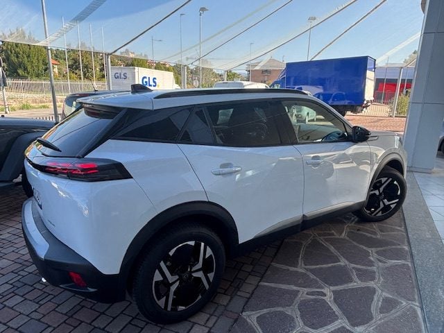 Peugeot 2008 PureTech 130 S&S EAT8 Allure - foto 4 di 15