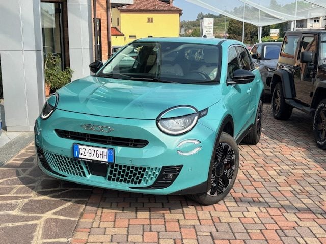 Fiat 600 Hybrid 110 CV DCT MHEV La Prima - foto 2 di 4