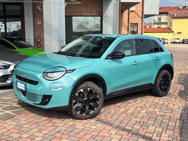 Fiat 600 Hybrid 110 CV DCT MHEV La Prima, del 2025, 13.000 km, in vendita a Guarene (CN)