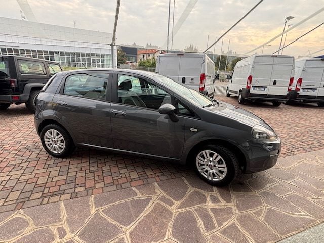 Fiat Punto 1.2 8V 5 porte Easy - foto 3 di 4