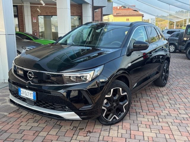 Opel Grandland 1.2 Turbo 12V 130 CV aut. Ultimate, del 2024, 21.000 km, in vendita a Guarene (CN)