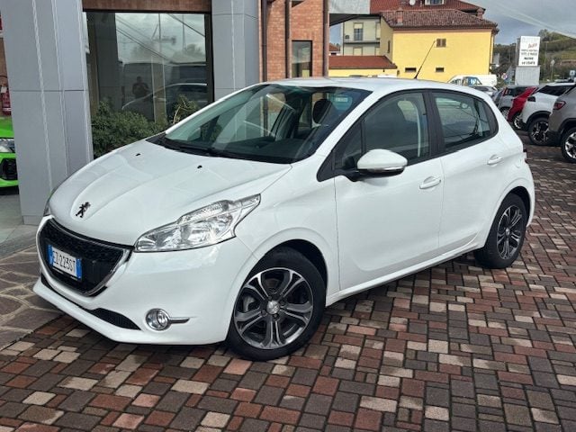 Peugeot 208 1.4 8V HDi 68CV 5p. Active, del 2015, 114.000 km, in vendita a Guarene (CN)