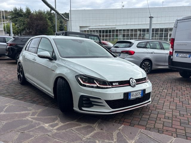 Volkswagen Golf GTI Performance 2.0 TSI DSG - foto 3 di 4