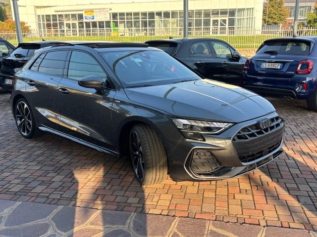 Audi A3 Sportback TDI 110 kW S tronic S line edition - foto 2 di 4