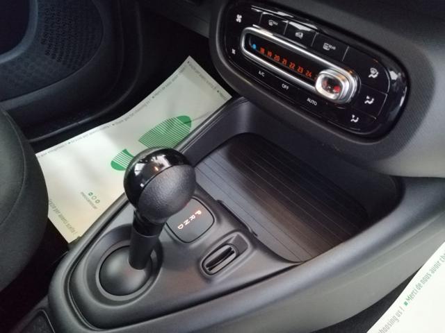 smart forTwo EQ Pure, del 2021, 16.505 km, in vendita a Brolo (ME)